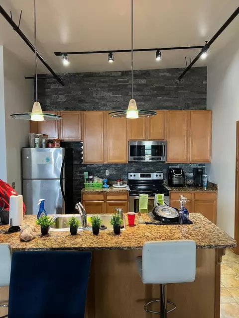 720 S Marquette #403, Racine, WI 53403