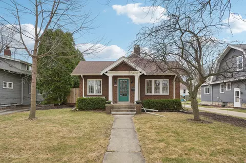 2247 N 71st, Wauwatosa, WI 53213