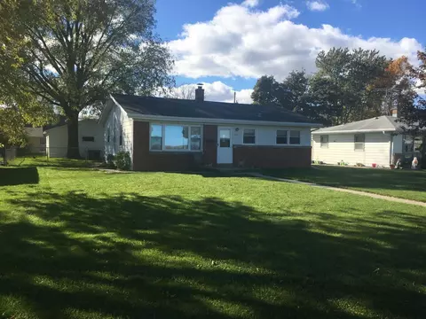 4057 Lake, West Bend, WI 53095