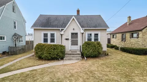 1723 Arizona, Sheboygan, WI 53081