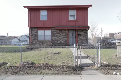 2449 W Highland, Milwaukee, WI 53233