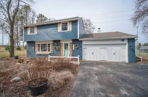 11761 N Ridgeway, Mequon, WI 53097
