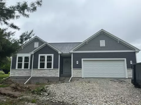 4860 S 87th, Greenfield, WI 53228