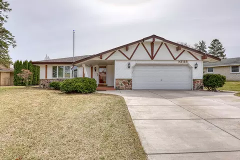 1115 W Wayland, Oak Creek, WI 53154