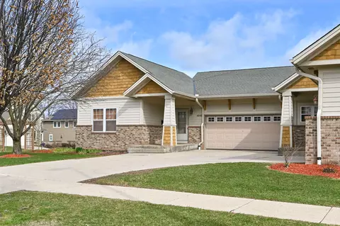 4042 W Howard UNIT 4042, Milwaukee, WI 53221