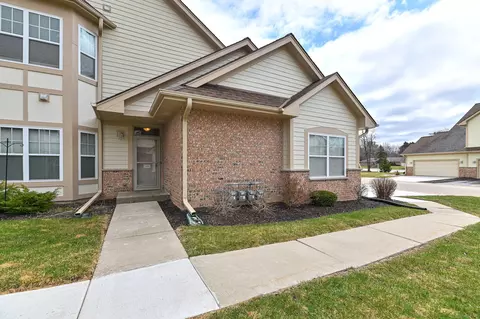 14830 W Hickory Hls, New Berlin, WI 53151