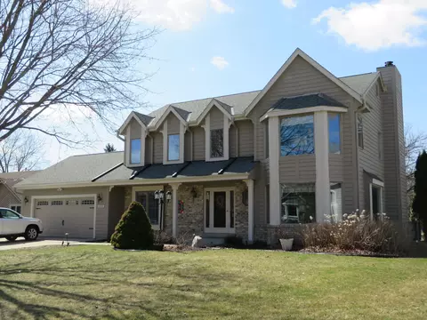 4815 S 82nd, Greenfield, WI 53220