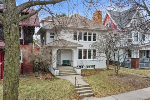 3007 N Farwell, Milwaukee, WI 53211