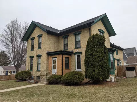 504 Clyman, Watertown, WI 53094