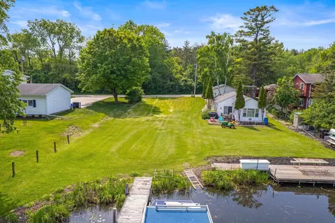 2730 Nagawicka, Delafield, WI 53018