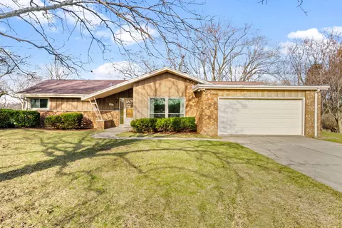 3885 Mountain, Brookfield, WI 53045