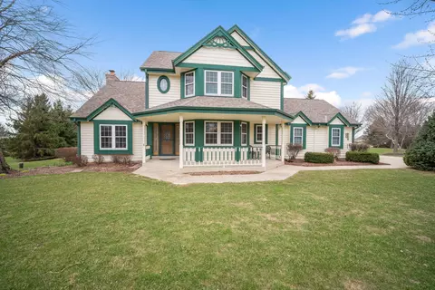 w279n5381 Hanover Hl, Lisbon, WI 53089