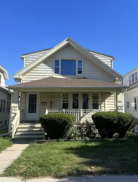 1222 S 74th #1224, West Allis, WI 53214