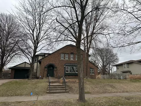 1733 Cameron, La Crosse, WI 54601