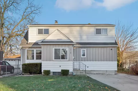 1218 S 98th, West Allis, WI 53214