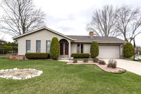 15490 W Mayflower, New Berlin, WI 53151