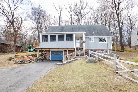 1109 Nesheim, Deerfield, WI 53531
