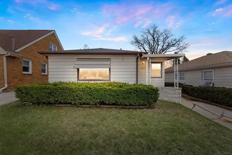 2332 S 99th, West Allis, WI 53227
