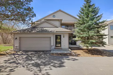 2279 Circle # B, Delafield, WI 53018