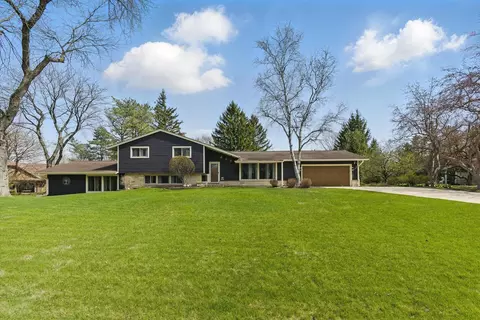 w136n7694 North Hls, Menomonee Falls, WI 53051