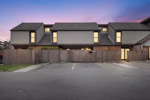 1641 W Edgerton #C, Milwaukee, WI 53221