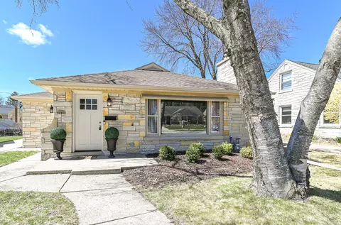 2639 N 85th, Wauwatosa, WI 53226