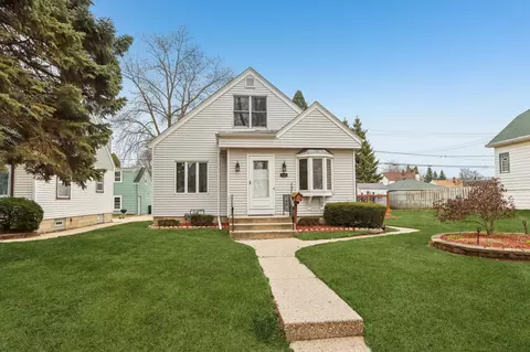 3704 S Rutland, Saint Francis, WI 53235