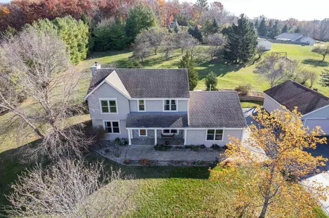 w296s2778 Meghan, Genesee, WI 53188