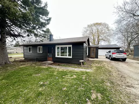 10634 S Chicago, Oak Creek, WI 53154