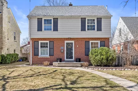 4241 N Ardmore, Shorewood, WI 53211