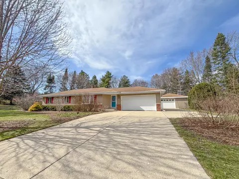 s37w31628 Bennett, Genesee, WI 53189