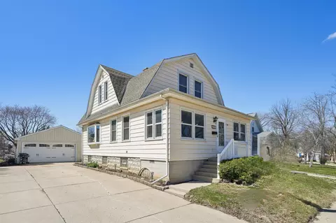 1211 S 96th, West Allis, WI 53214