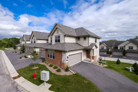 165 Aerie #106, Brookfield, WI 53045