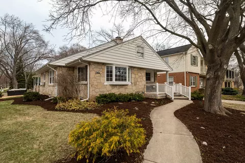 9326 Harding, Wauwatosa, WI 53226