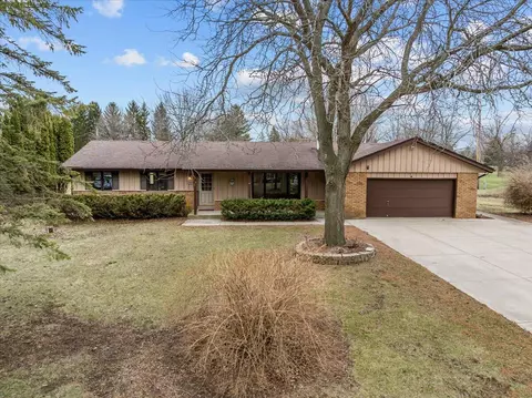 w251n9018 Crestwood, Lisbon, WI 53089