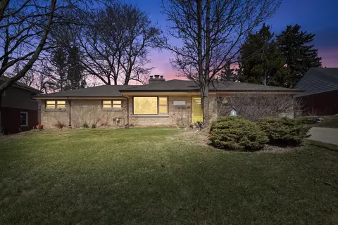 10232 W Sunset, Wauwatosa, WI 53222