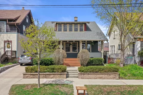1708 E Kenwood, Milwaukee, WI 53211