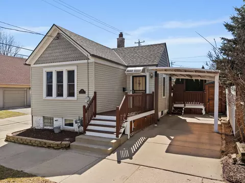 125 W Garfield, Milwaukee, WI 53212