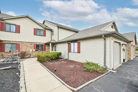 w193s7842 Overlook Bay #7F, Muskego, WI 53150