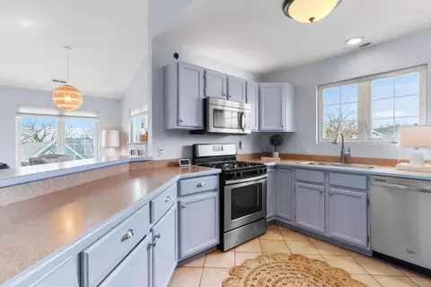 1049 Lakeland #9-47, Geneva, WI 53147