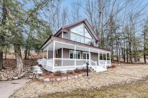 N9677 Lake, Almon, WI 54416