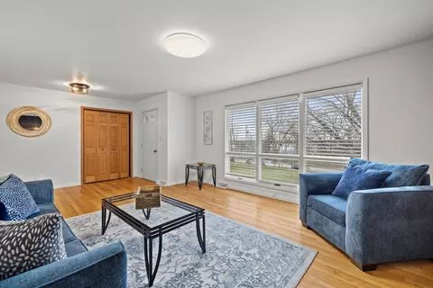 28141 Silver Lk, Salem Lakes, WI 53168