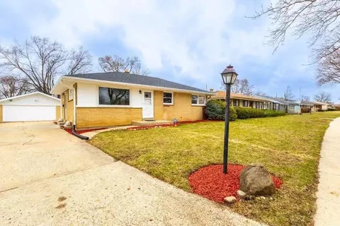 8128 W Casper, Milwaukee, WI 53223