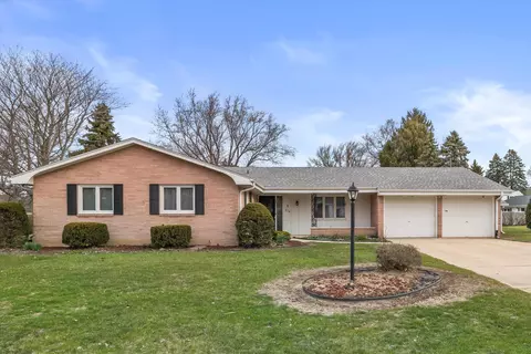 218 Hollow Crk, Wind Point, WI 53402