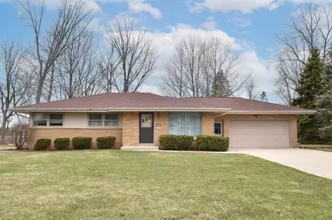 w183n5859 Spruce, Menomonee Falls, WI 53051