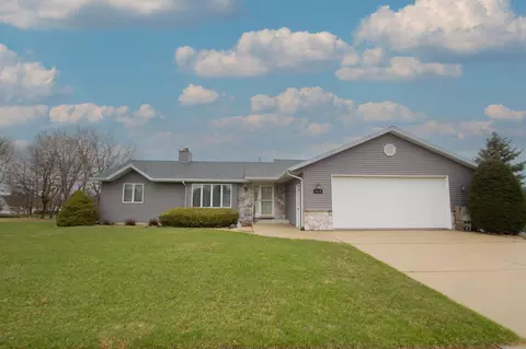 1412 Meadowbrook, Watertown, WI 53098