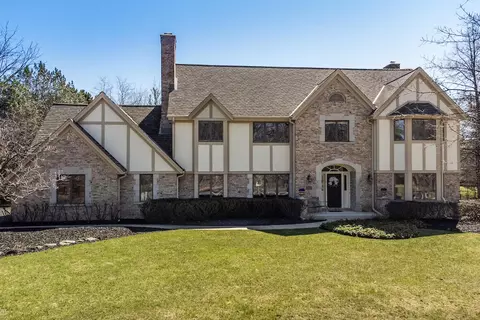 34630 Springbank, Oconomowoc Lake, WI 53066