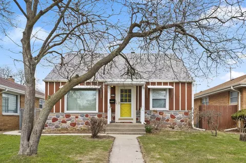 5575 N Navajo, Glendale, WI 53217