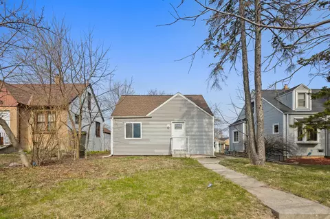 3200 W Loomis, Greenfield, WI 53221