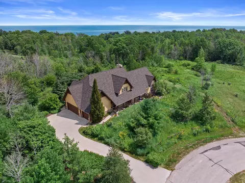 824 Trillium, Grafton, WI 53024